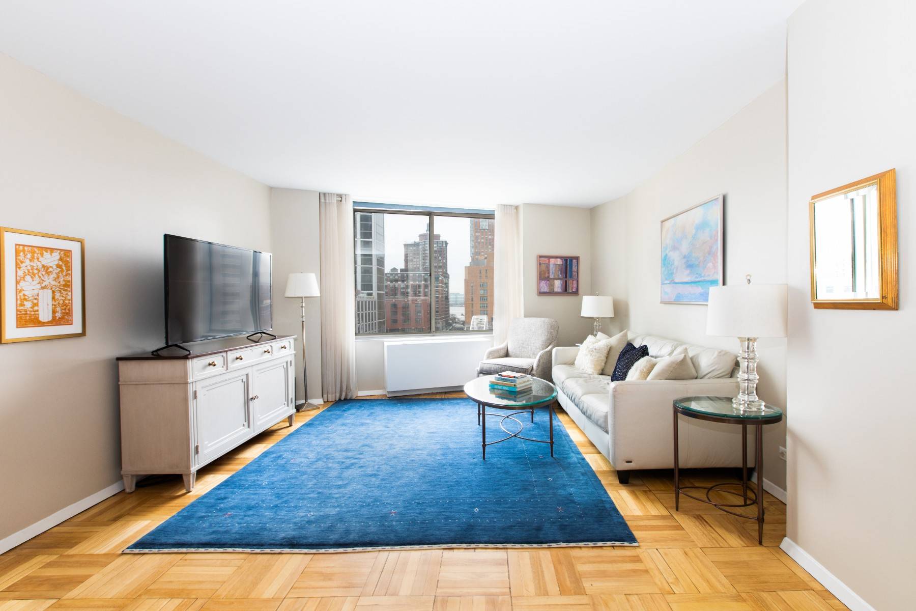 Located in the Heart of TriBeCa, this massive 1 bedroom, 1 bathroom Condo located in The TriBeCa with Hudson River Views is truly unique.