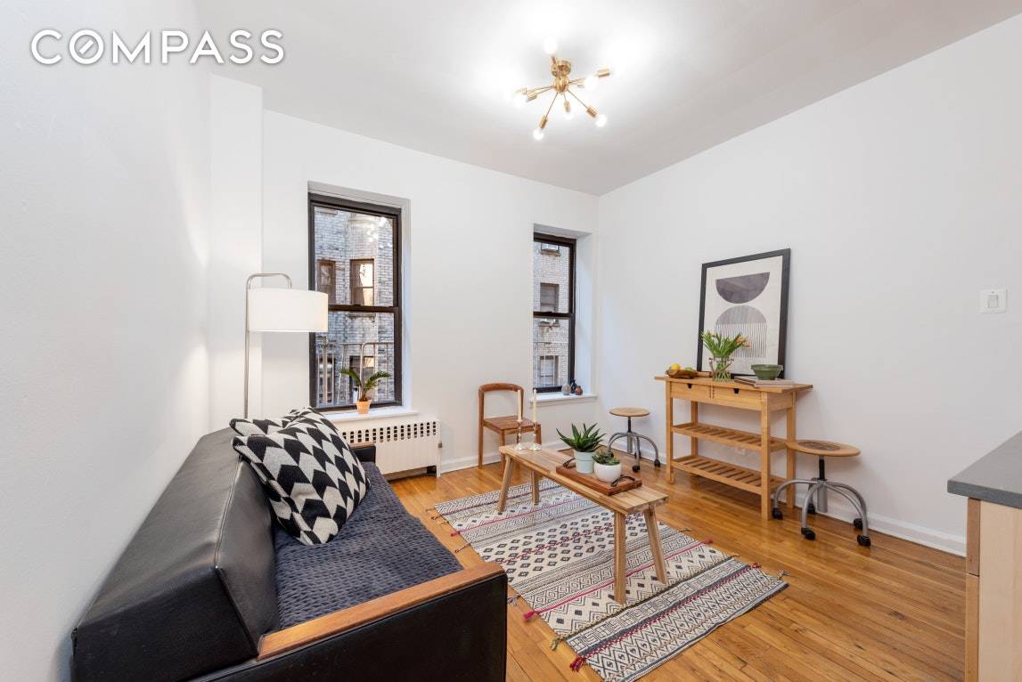 Located in the serene Claremont Avenue, this charming Morningside Heights one bedroom has it all.