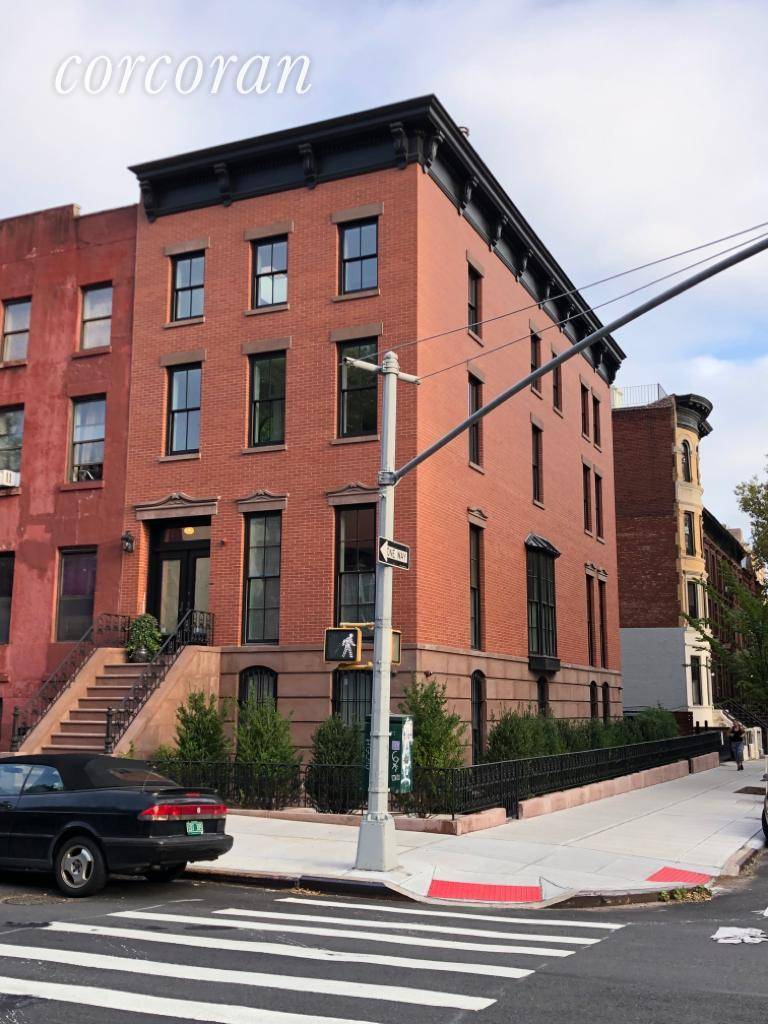 NEWLY CONSTRUCTED RENTAL DUPLEX IN A LANDMARKED, PRIVATE TOWNHOUSE !