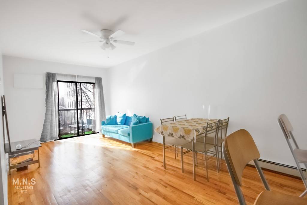 Park Slope True 3 bedroom 2 bath floor thruTwo private terraces Two full baths w tubsBedrooms fit Queen size bedsMaster suite with full bath and terrace South facing living room ...