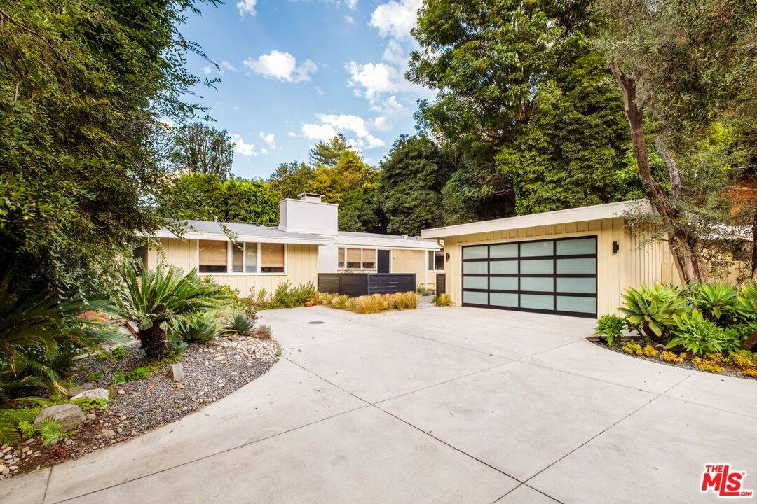 3376 Mandeville Canyon Rd 3BR Brentwood La