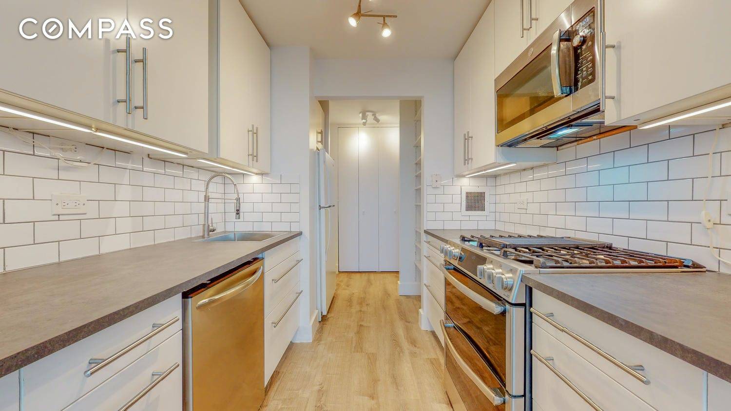Overlooking Forest Hills gardens and spectacular Manhattan views, this gracious 1, 158 sq ft south facing two bedroom with master en suite bath, offers sunshine all day and magical sunsets ...