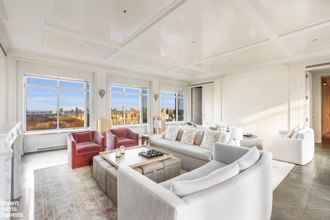 This exceptional condominium residence occupies the entire 33rd floor of the world renowned Ritz Carlton on Central Park South, between Fifth Avenue and Sixth Avenue.