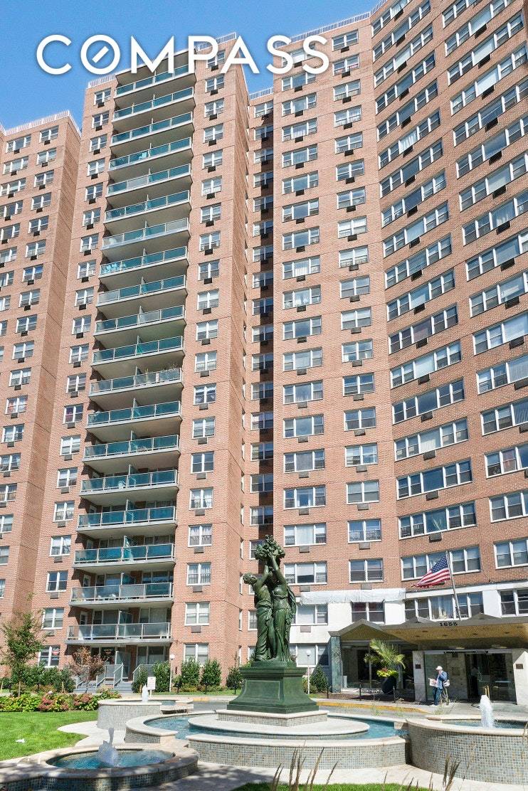 Park Avenue living in the middle of Flatbush is the perfect description for this junior 4 with north facing balcony with Manhattan views like the Freedom Tower and Empire State ...