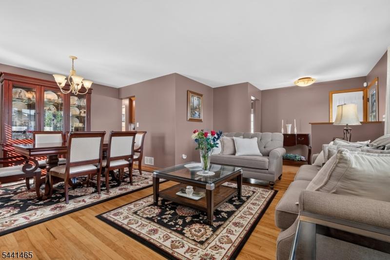 Living/Dining area