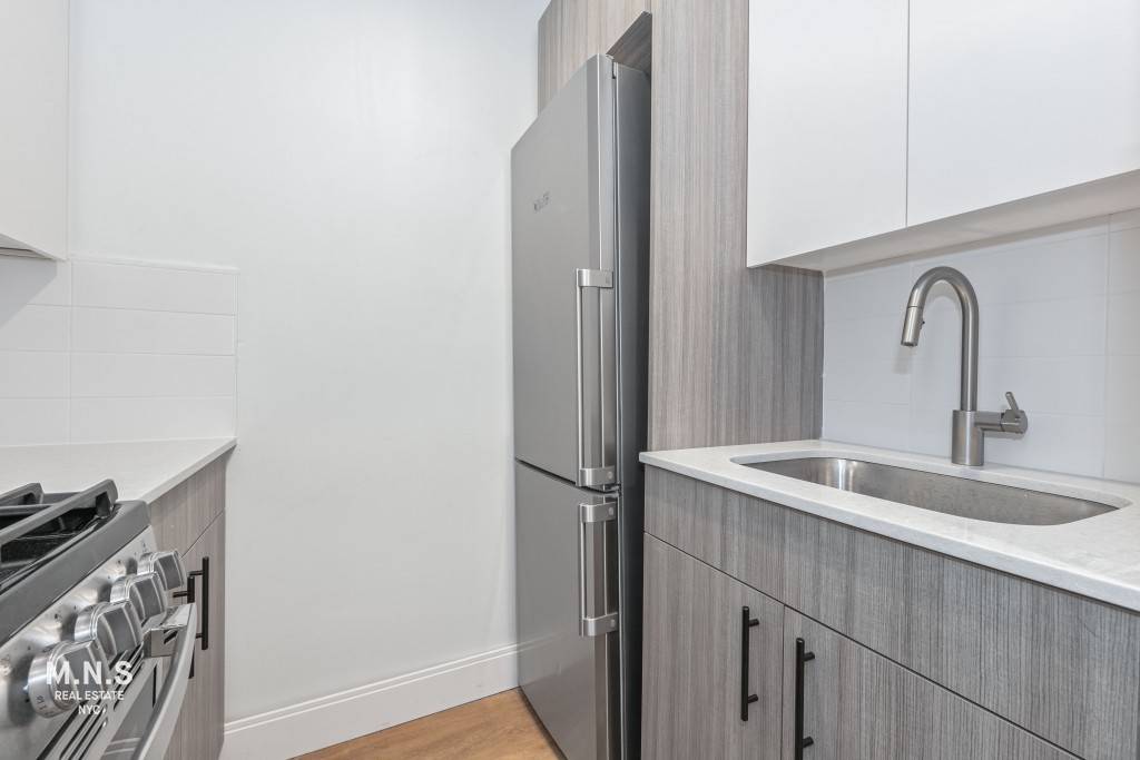 Gut Renovated Studio with Washer Dryer Available 2 20 in Prime Gramercy Kips Bay Location !