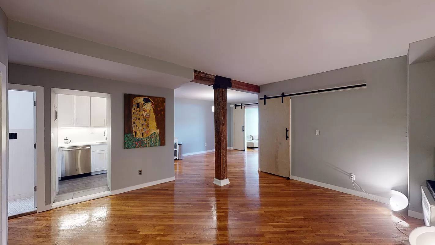 Steps from the Highline, this condo is unparalleled in space, quality and location, it is truly a gem.
