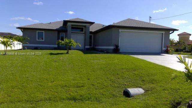 Beautiful 2020 Built Home in Cape Coral with Pool !