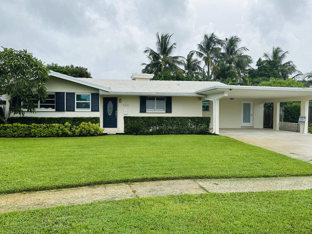 Nicely renovated 3 Bedroom, 2 Bath home in the heart of Boca Raton.