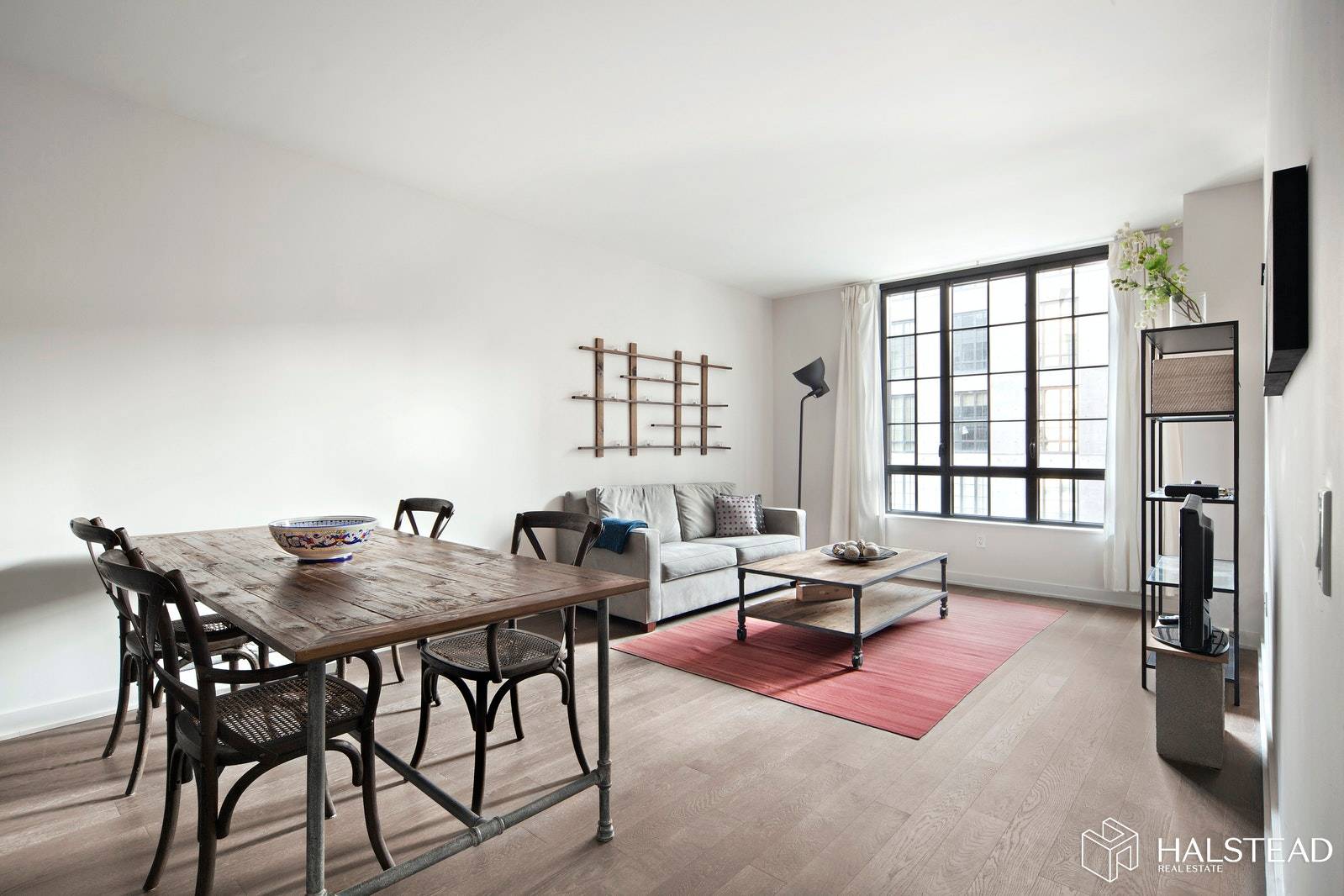 This thoughtfully designed 1 Bedroom, 1 Bathroom apartment is luxury DUMBO living at its best !