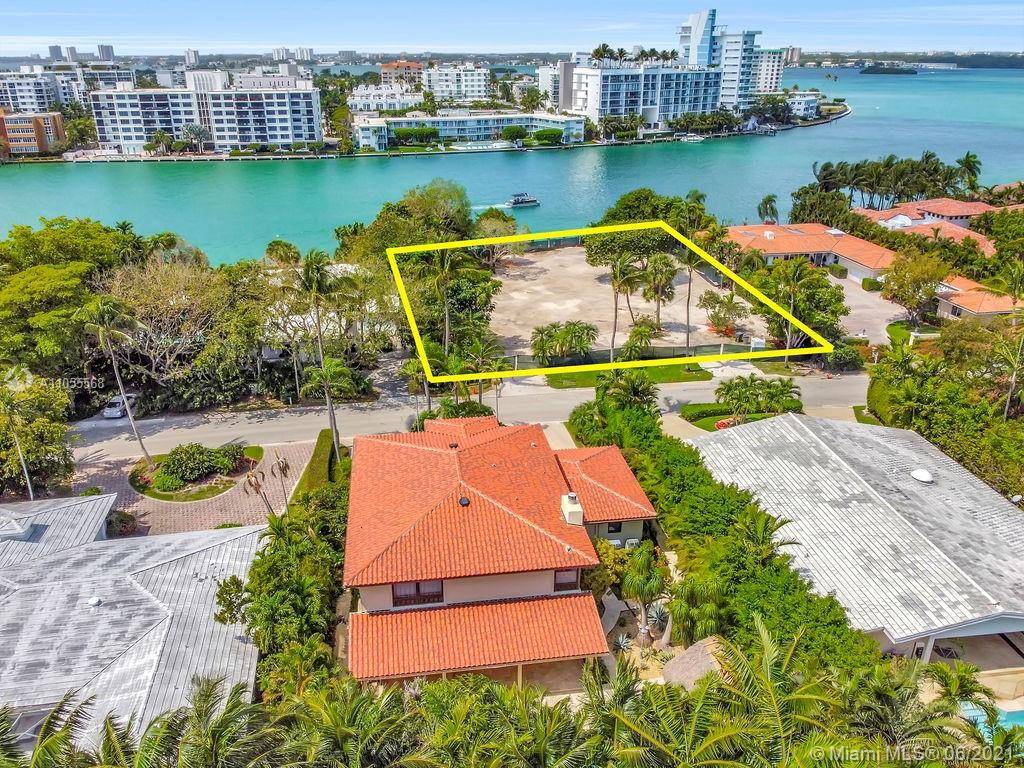 This prime bay front lot in the guard gated Village of Bal Harbour, one of the most private and secure communities in Miami, comes with plans subject to approval for ...