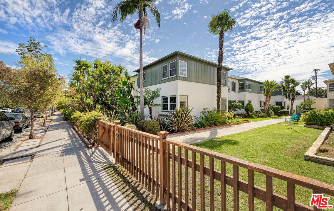 1518   Yale St 1BR Santa Monica La