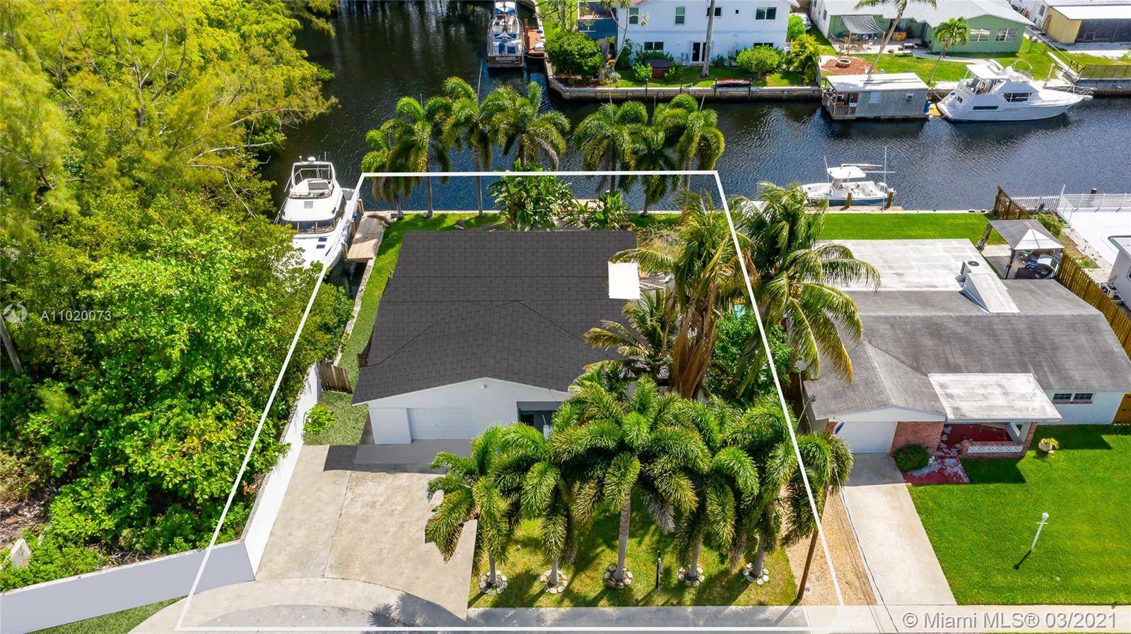 BOATER'S DELIGHT ! Bright and spacious 3 bedroom, 2 bath pool home on quiet cul de sac in Dania Beach.