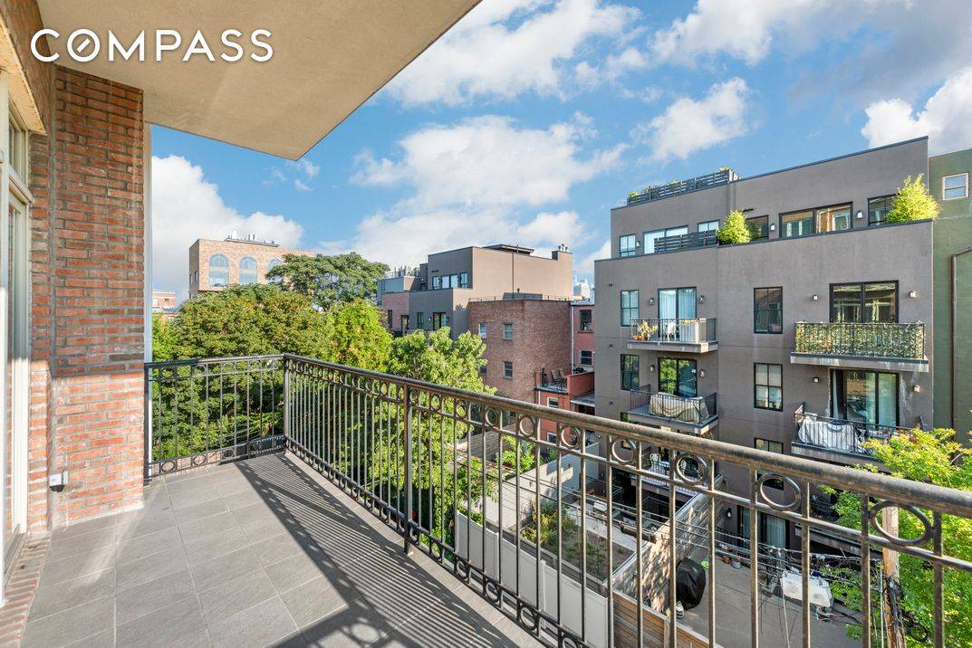 Embrace designer interiors, private outdoor space and open sky views in this gorgeous two bedroom, two bathroom condominium perfectly positioned in Brooklyn's Columbia Waterfront District.