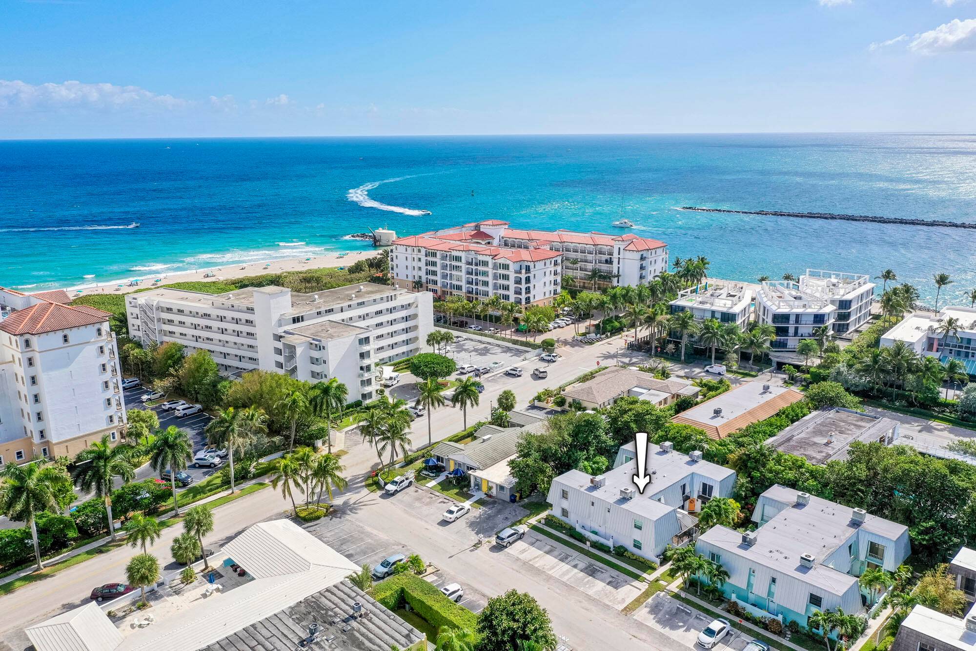 Mere steps from Ocean and beach access, this Palm Beach Shores condo offers everything you need to enjoy the Florida lifestyle !