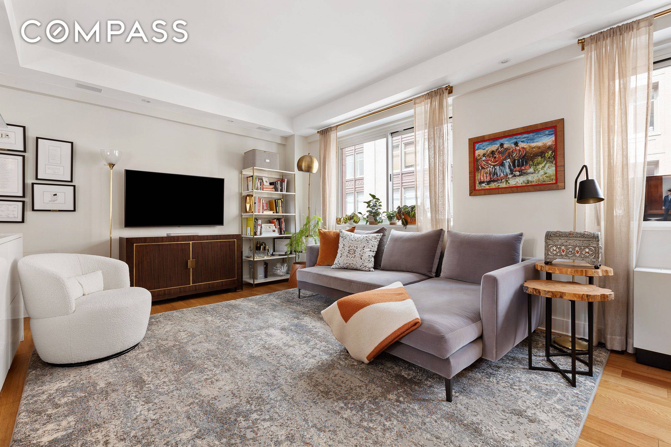 Unit 5B at 200 West 24th Street is the perfect combination of luxury and convenience in the heart of Chelsea.