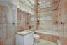 bathtub / shower