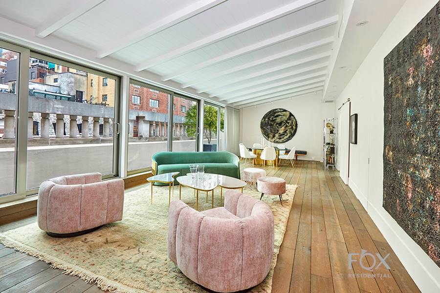 The Great Outdoors in the Heart of Lenox Hill Surround yourself with 4, 000 square feet of private outdoor space, that's just the beginning of this spectacular five bedroom, six ...