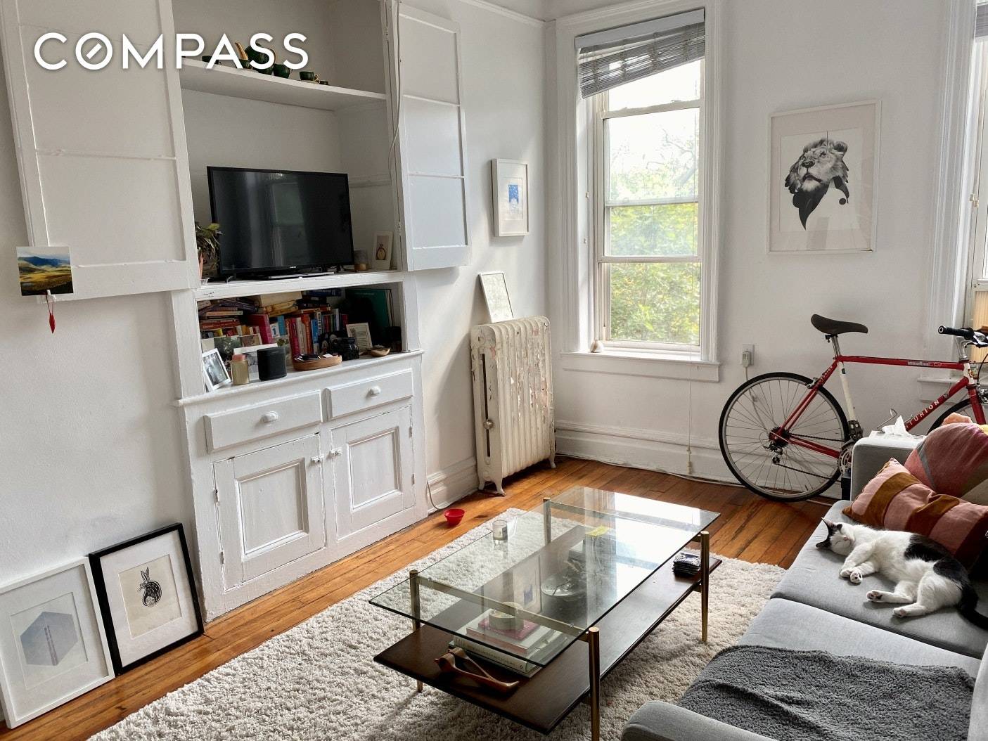 No fee ! Dripping with character and original details, and bountiful natural sunlight, this well maintained one bedroom offers a spacious living area with built in shelving that is separated ...