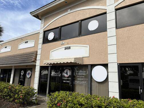 Flex space, 3 unit condominium office located in a prime location on SE Willoughby Blvd in the growing city of Stuart.