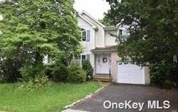 Mint Condition, 4 Bed 3. 5 Ba Young Colonial Conveniently Located At The Heart Of Syosset.