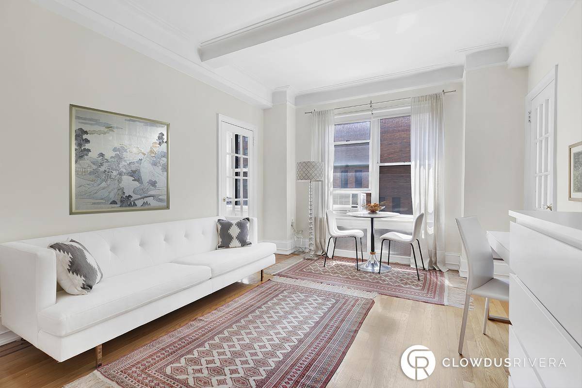 THE LOVELIEST HIGH FLOOR STUDIO IN HISTORIC MURRAY HILLThe Seven Park Avenue Cooperative 7 Park Avenue, Apt 12CNOTE Building requires 24 hour advance notice for showings.