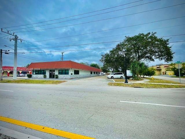 Free standing professional medical retail building for Sale.