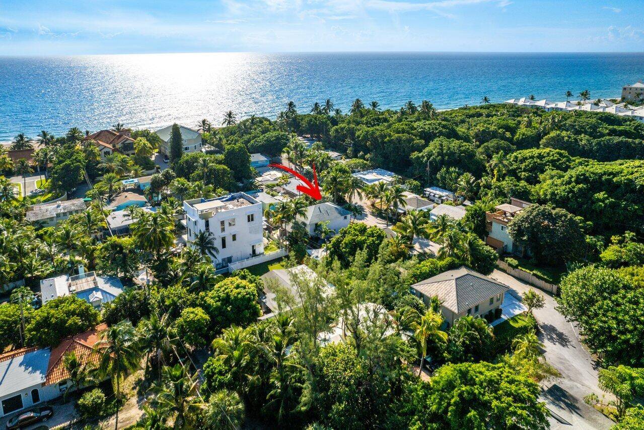 Enjoy the Key West Vibe in this Beach Area Home in Palm Beach County's best kept secret known as ''The Pocket'', nested between the iconic coastal communities of Gulf Stream ...