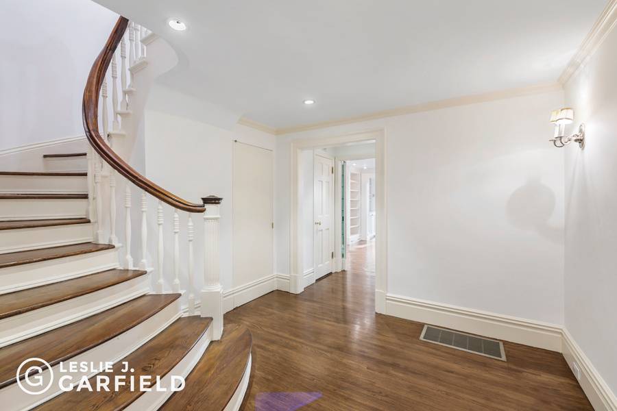 161 East 71st Street is a charming four story, single family townhouse located on a beautiful tree lined block between Lexington and Third Avenues.