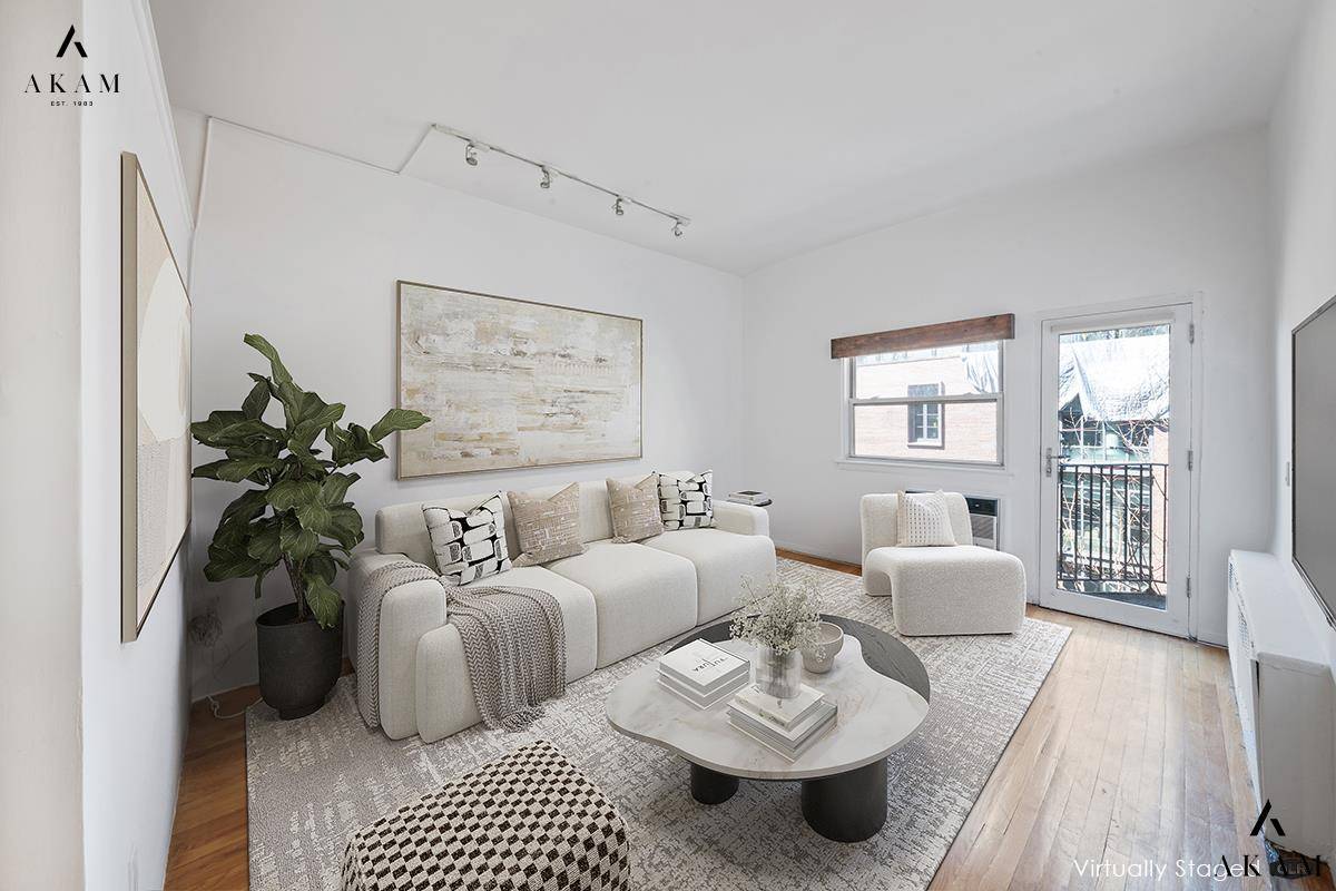 Welcome to your new home in the heart of Greenwich Village, just two blocks south of the iconic Washington Square Park !