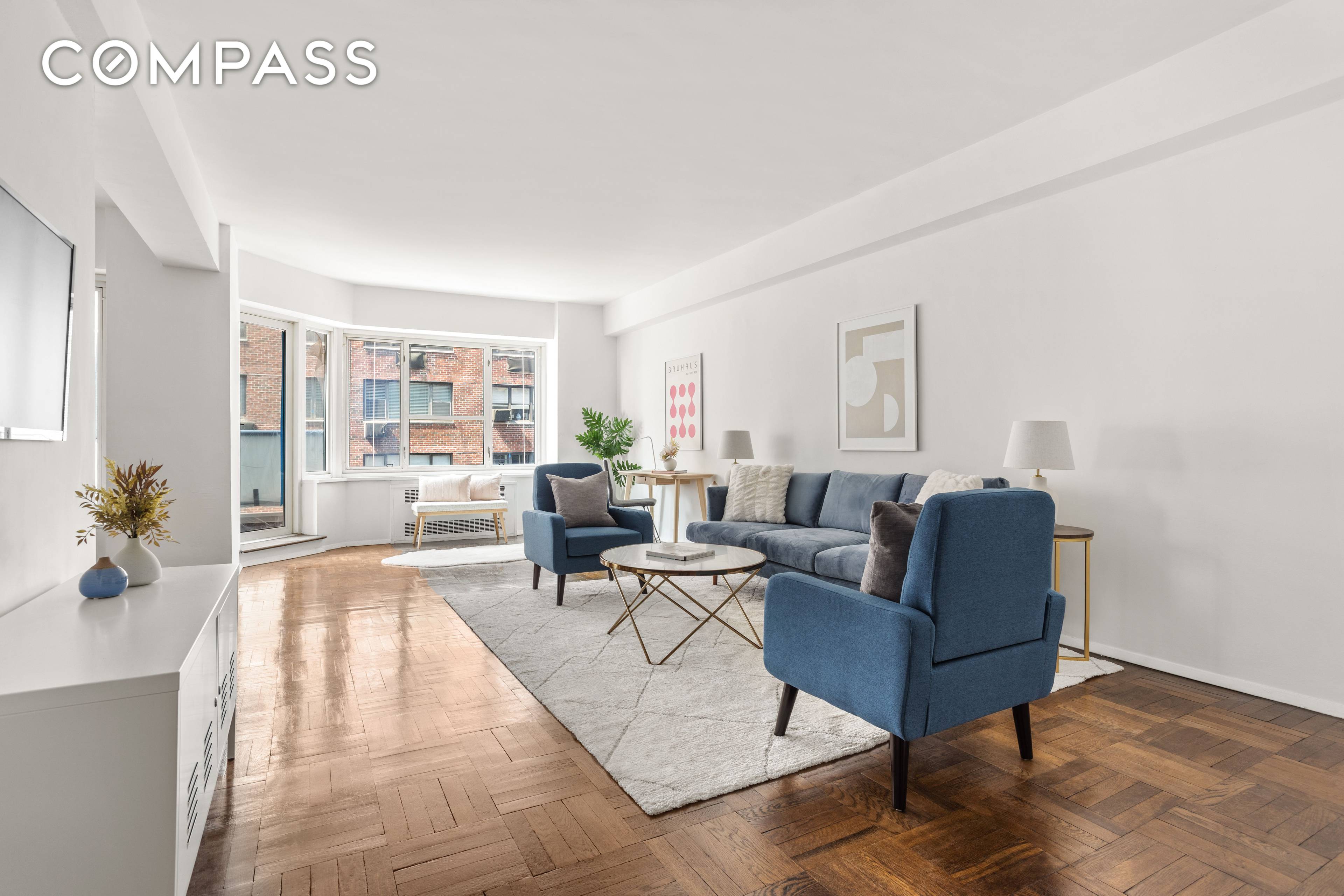 Sutton Place Oversized One Bedroom With an Outdoor Space.