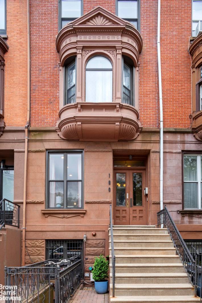 190 Lefferts Place Unit 2, is a one bedroom home in an immaculately kept Brownstone condo conversion in Clinton Hill.