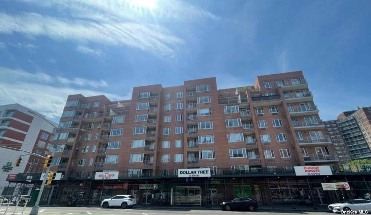 Best Layout of 2 Brs, 2 Full Baths, w 1 parking spot, Gym, Luxury Life Style Woodside Terrace Condominium, Newer Construction, Low Tax amp ; Maintenance, Full time Concierge for ...