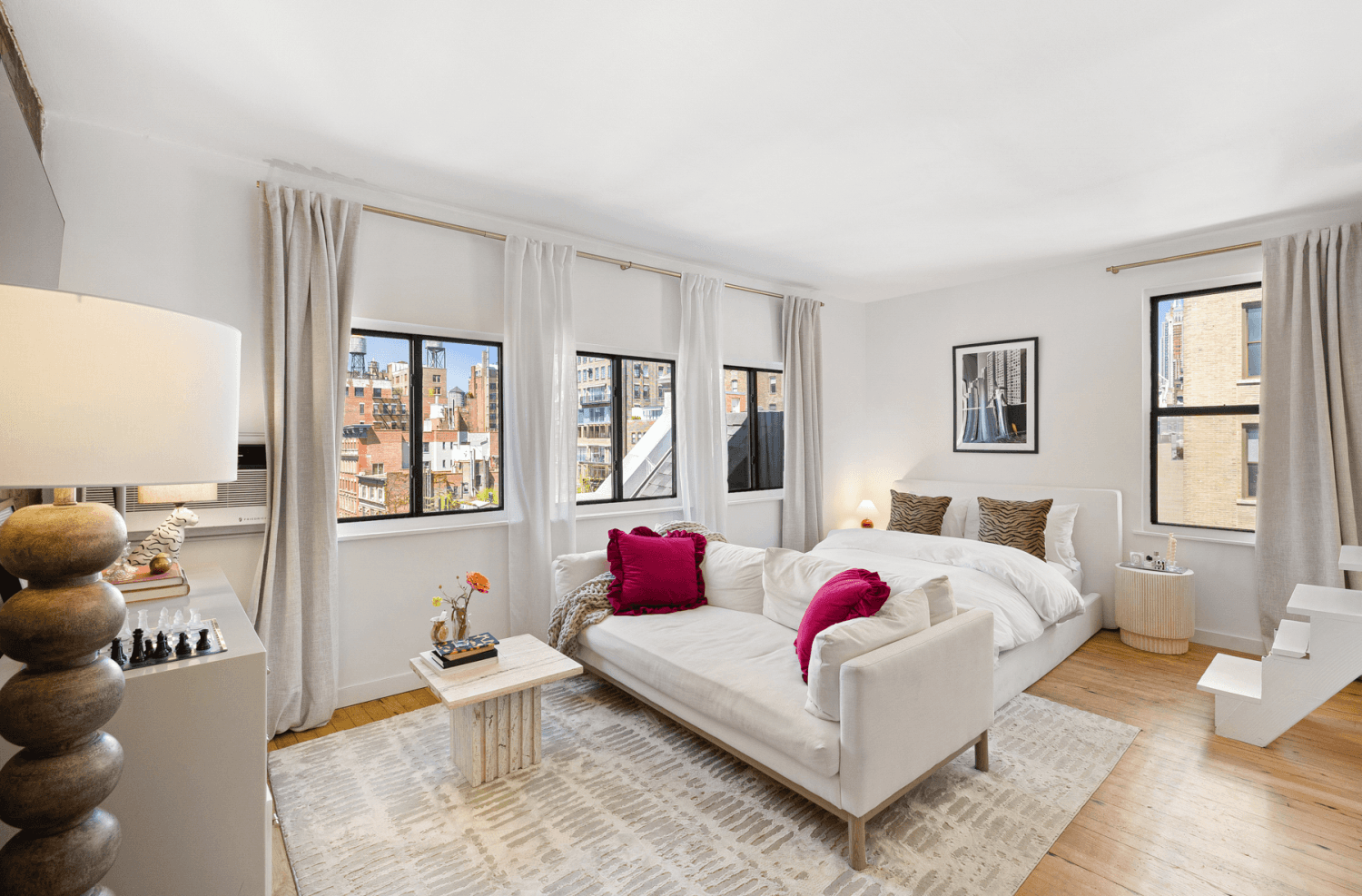 An enchanting top floor co op with a private rooftop terrace and exposed redbrick walls, this chic 1 bathroom studio loft offers a quintessential Greenwich Village lifestyle close to Union ...