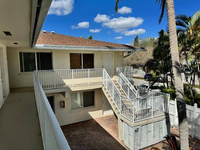 1 bedroom, 1 bath residence in the heart of Fort Lauderdale !