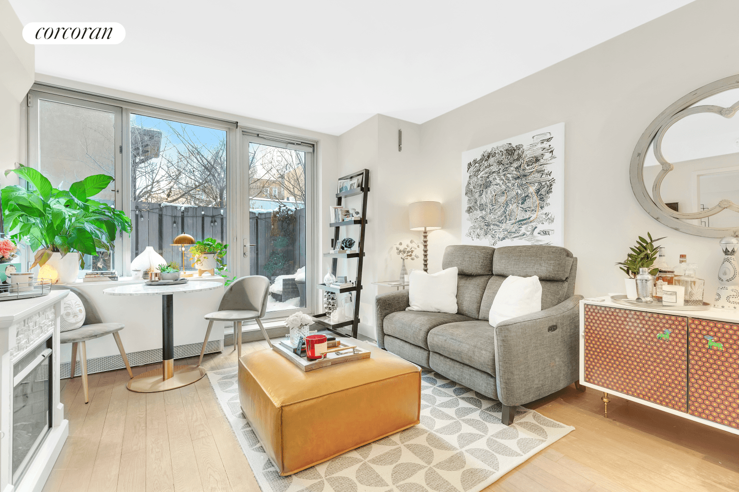 The ChathamThis one bedroom beauty at the modern, luxurious Chatham44 condominium in Midtown West is truly irresistible, boasting refined living space and an expansive 212 square feet outdoor terrace !