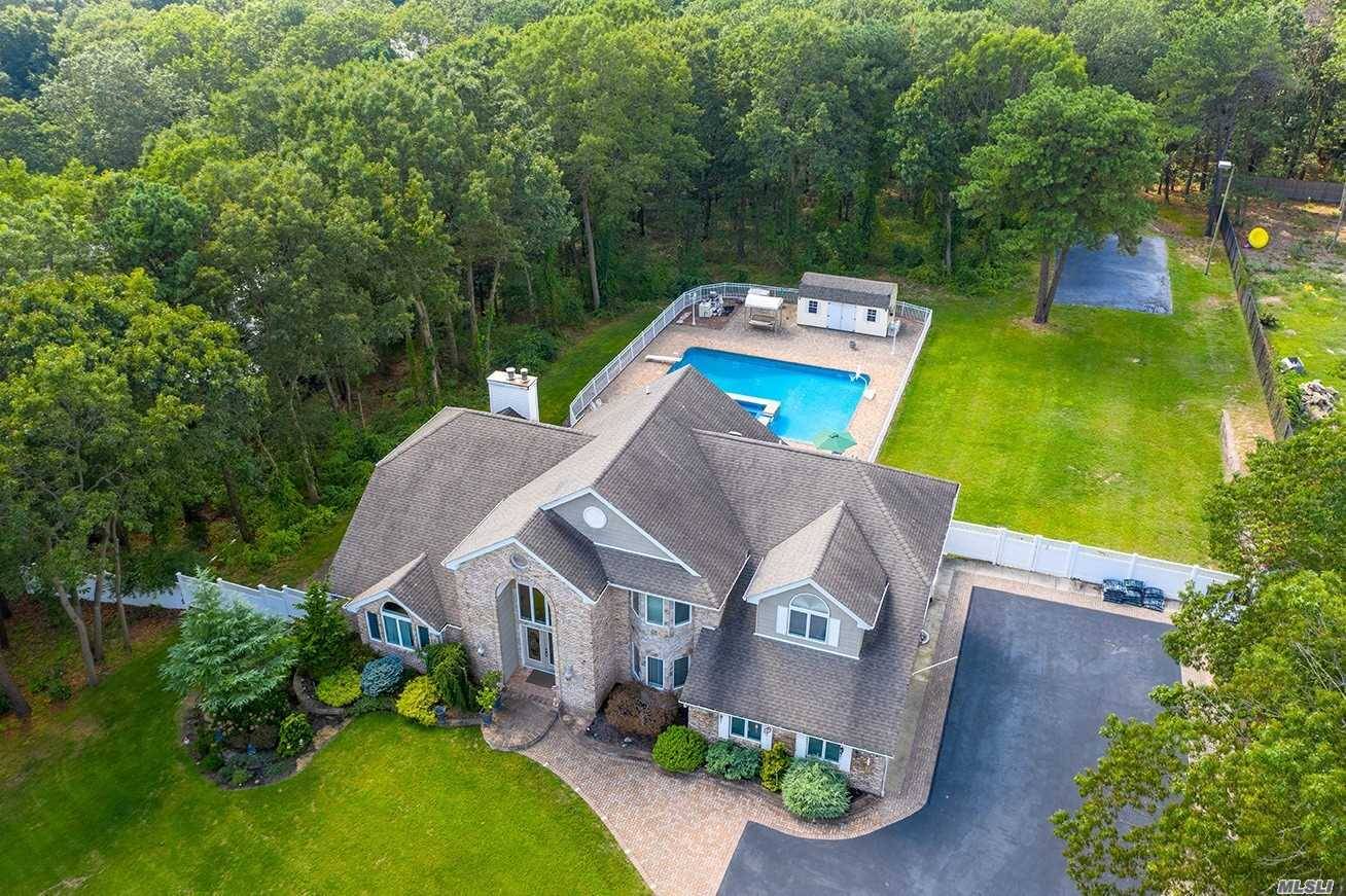 Stunning Contemporary Home In Smithtown Pines On 1.
