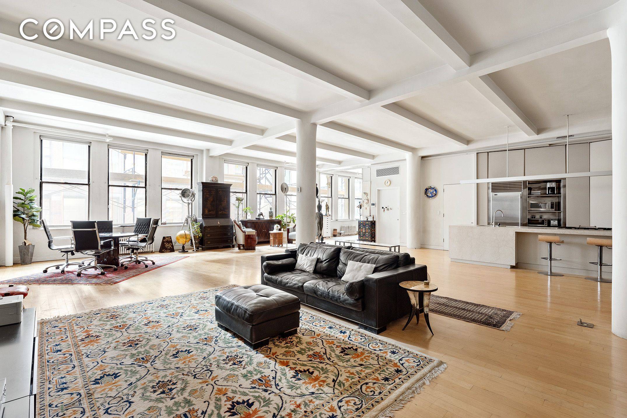 Rent a magnificent, sprawling, handsome loft in a beautiful Flatiron building !