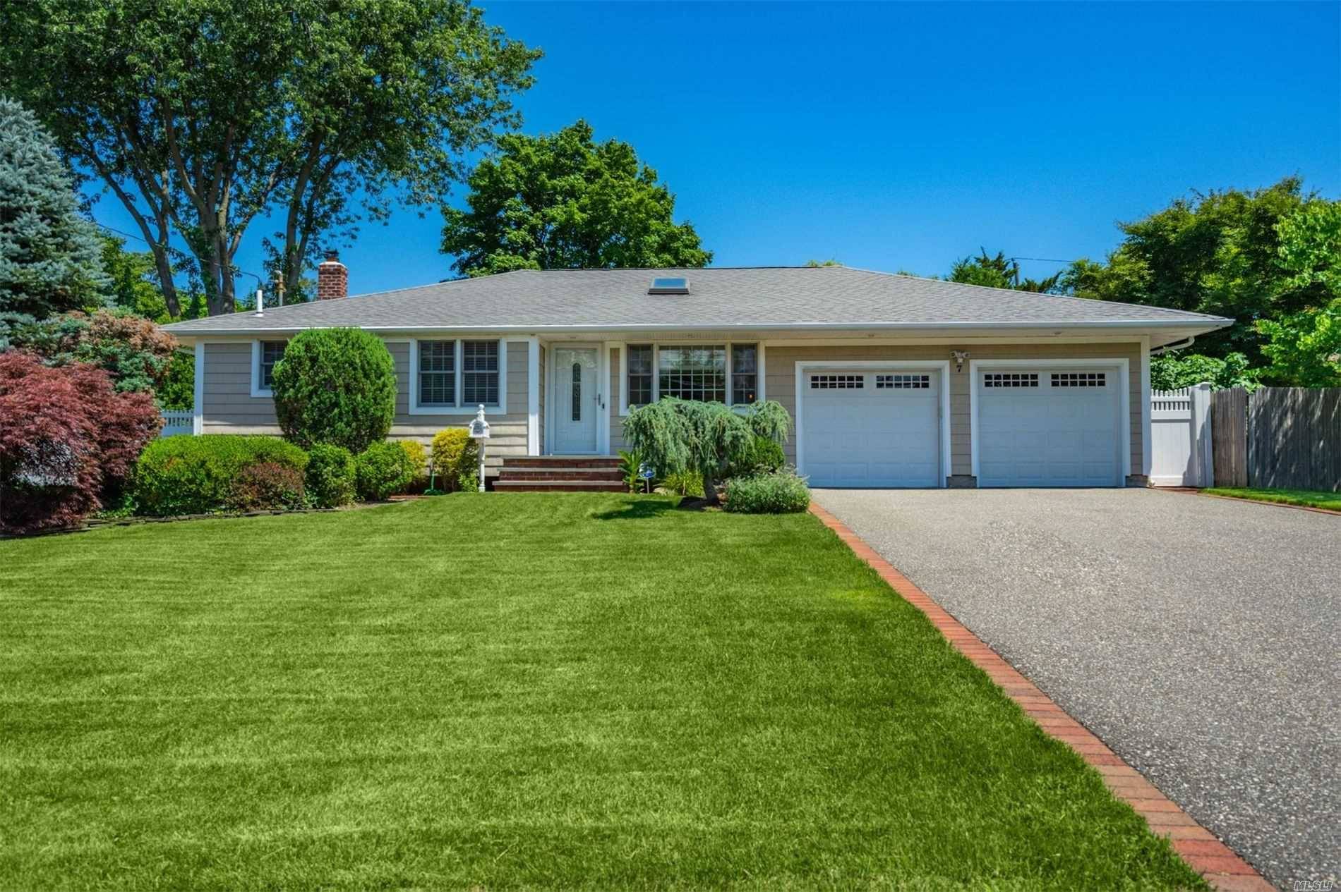 Awesome Ranch Located In College Section Of Smithtown Complete With Formal Living Room Fireplace Vaulted Ceiling High Hats, Formal Dining Area, Eat In Kitchen With Granite Counters Stainless Steel Appliances ...