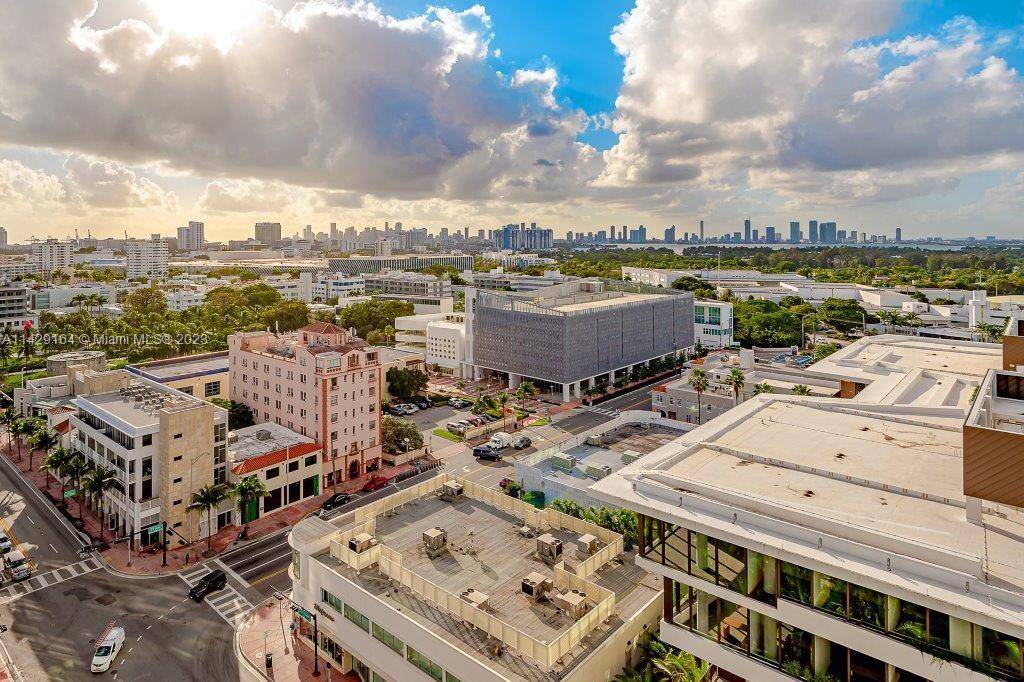 Spacious studio residence spanning 760 square feet with inspiring city skyline views that extend to Biscayne Bay.