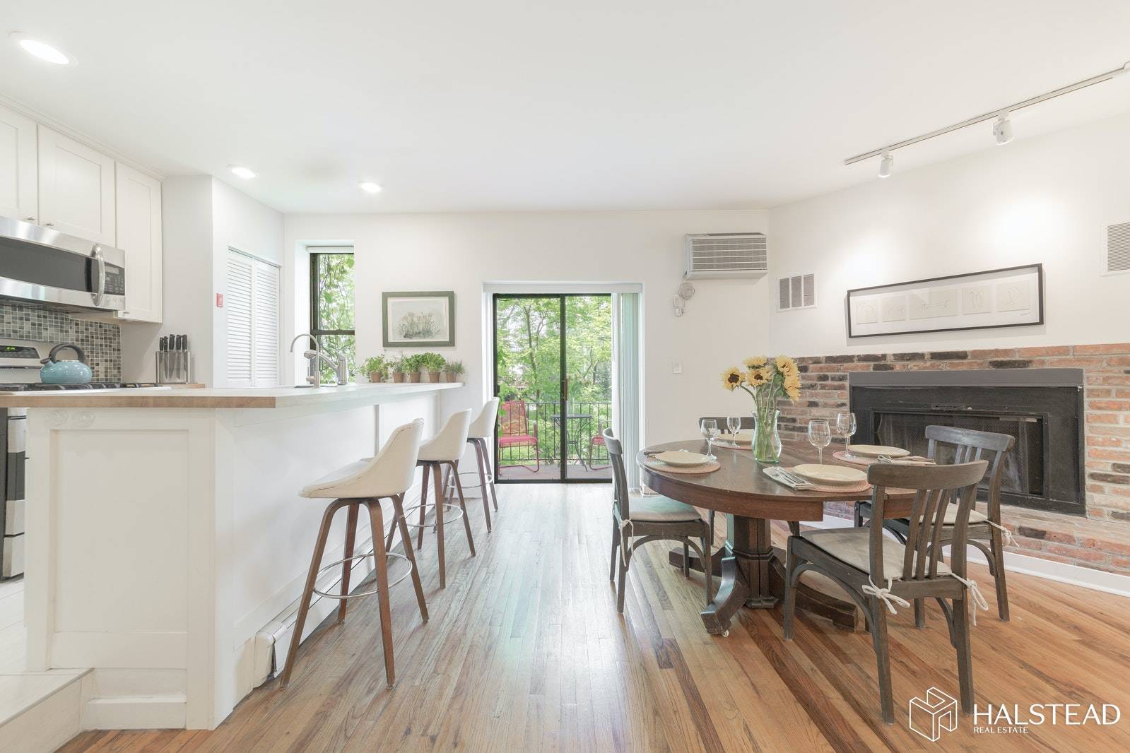 Gorgeous, newly renovated, fully furnished 2 bed 1 bath townhouse apartment on a beautiful block in prime Boerum Hill.