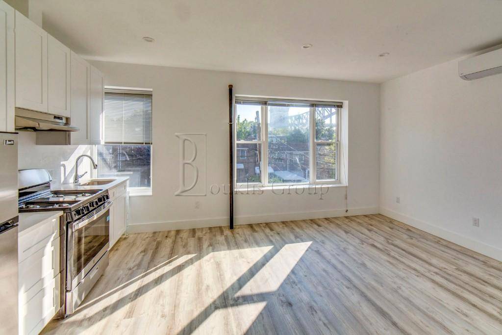 Lovely apartment available moments from Astoria Park.