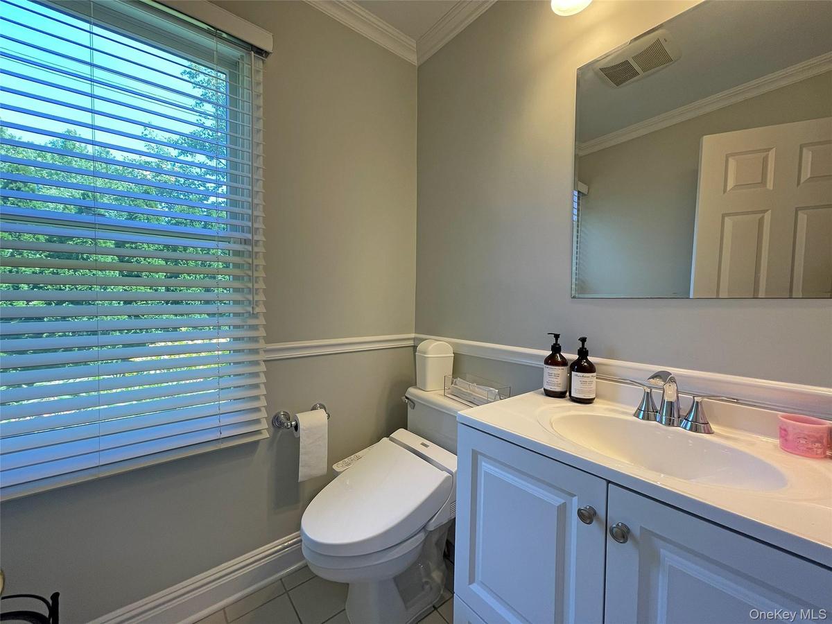 1st Fl powder room