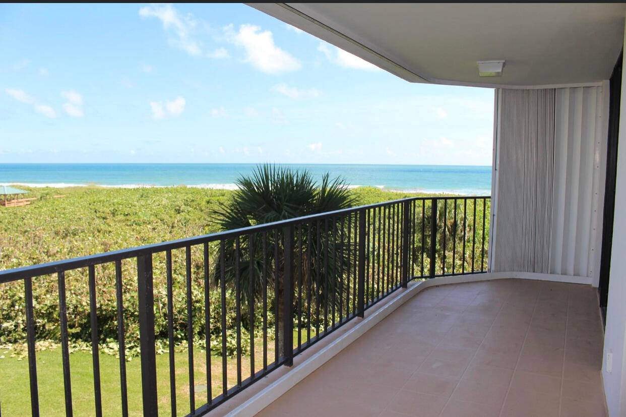 Beautiful 2 bedroom and 2 bath on the water fully furnished oceanfront condo.