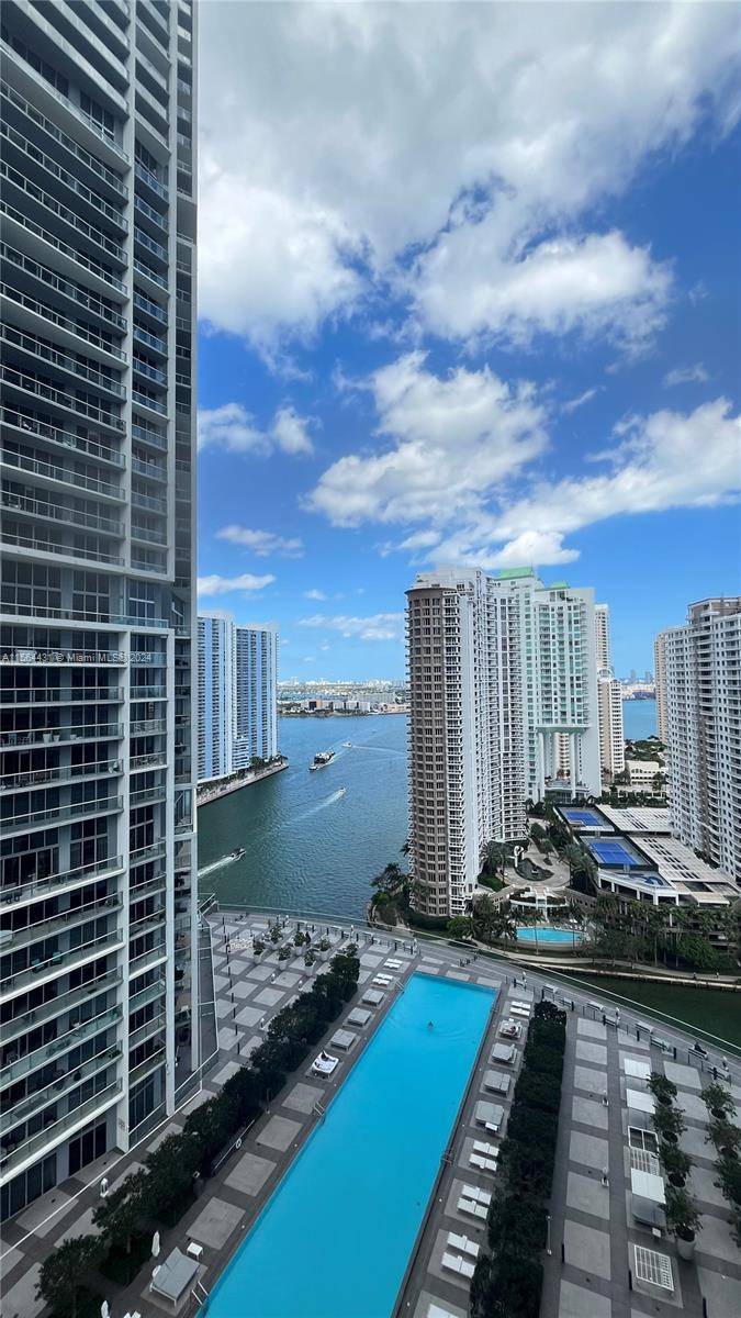 Amazing 2 2 in Icon Brickell Tower 2, the condo offers various views including views of Biscayne Bay, Brickell Key, the Brickell skyline, and or Miami Beach skyline.