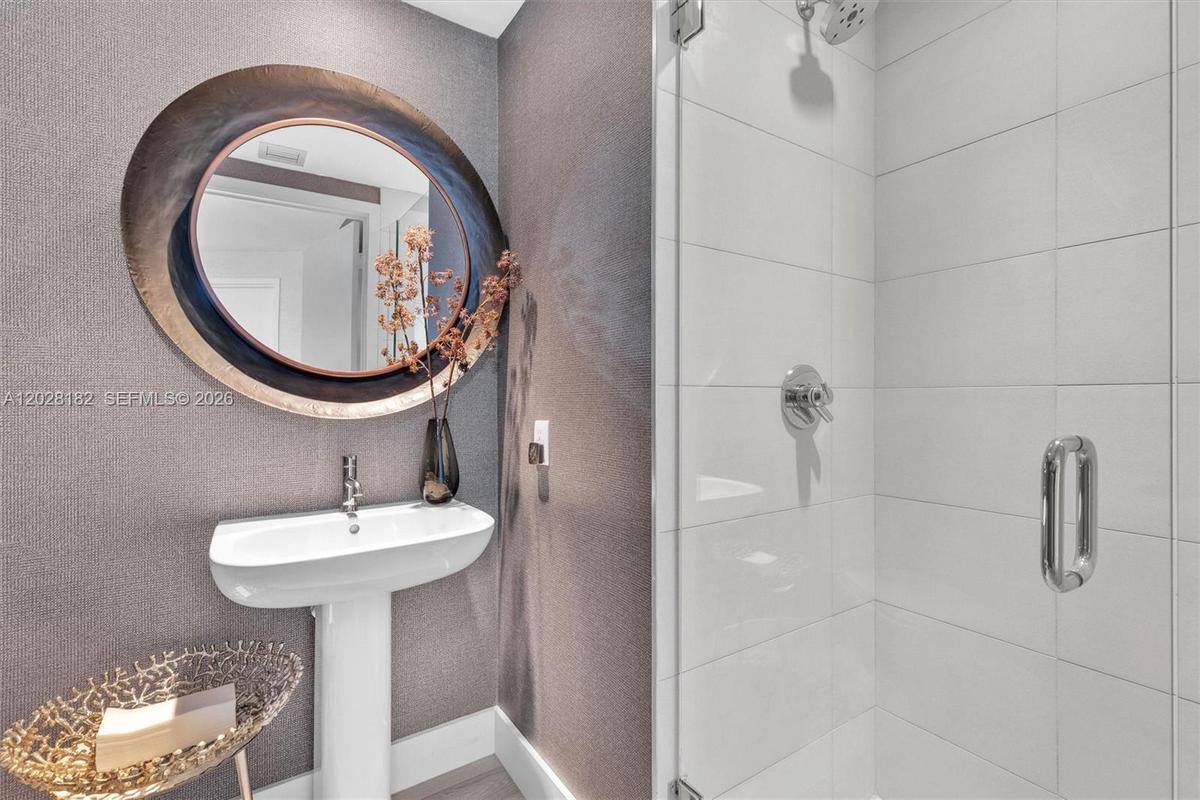 Powder room/ full bathroom