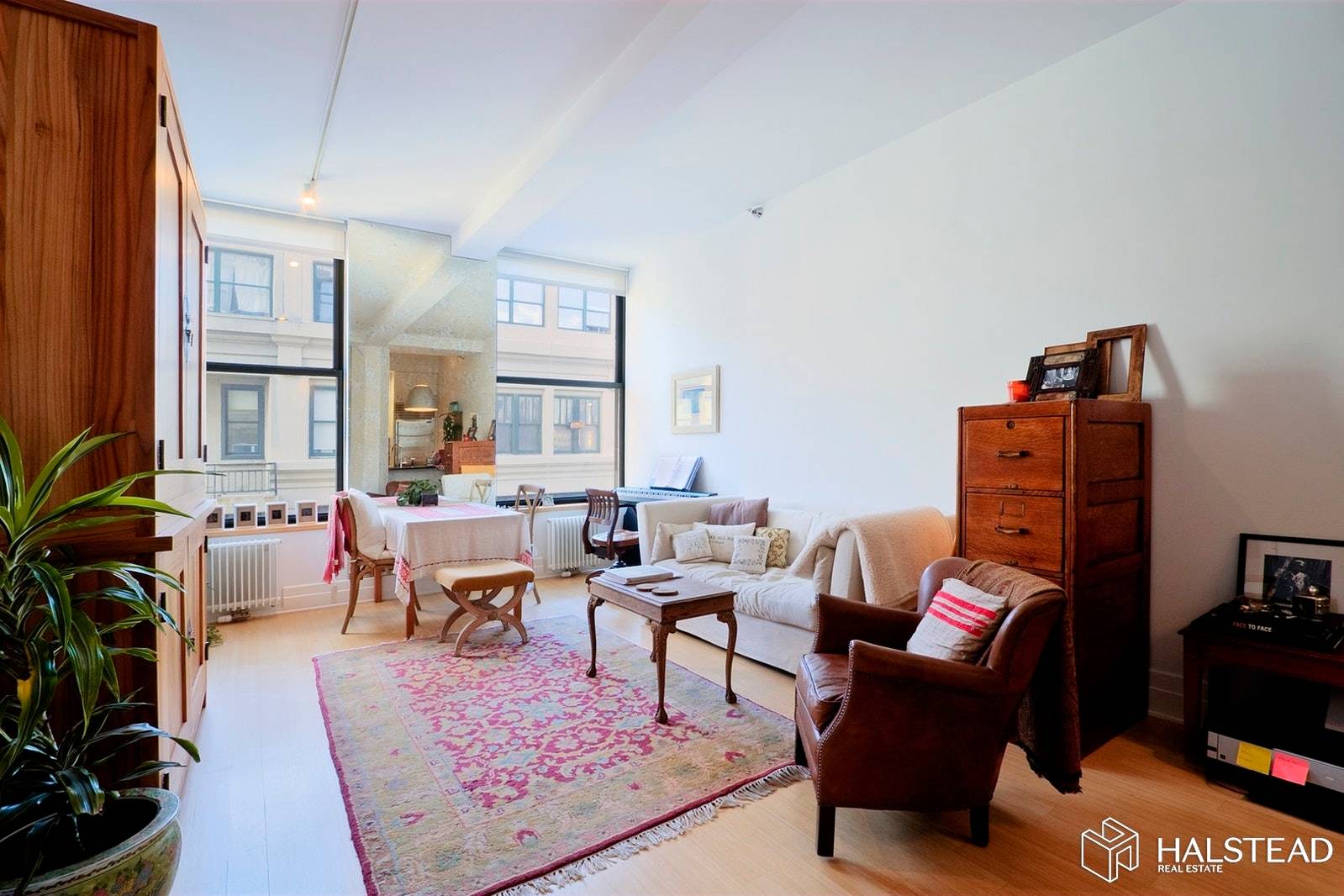 NO FEE ! 1BD 1BT for rent in one of Dumbo's premier condo, 70 Washington, with its oversized windows and 11ft.