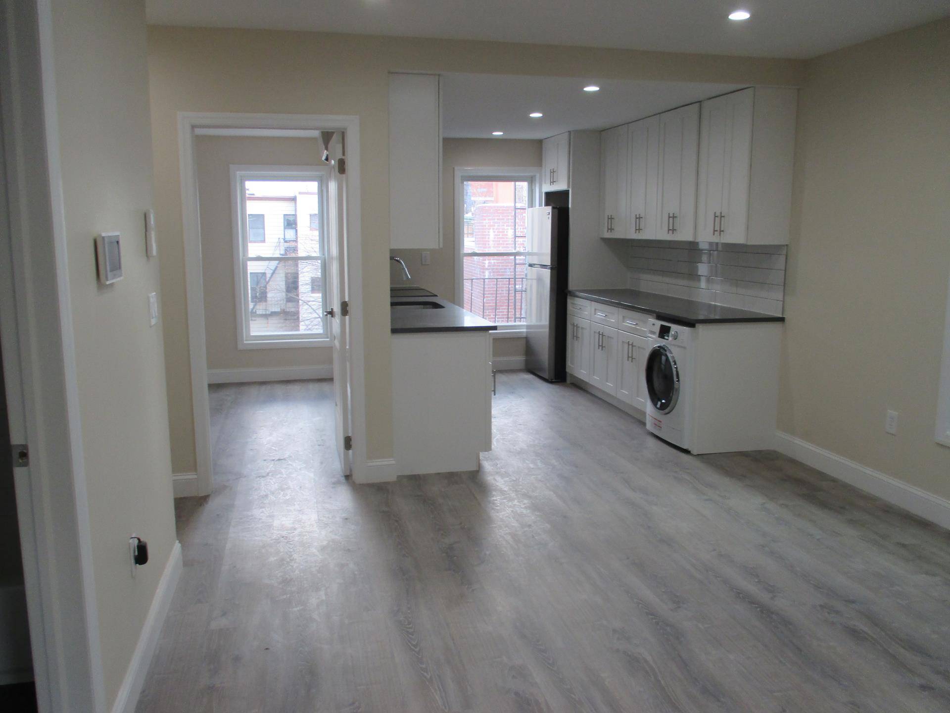 JUST REDUCED ! PRIME GREENPOINT !