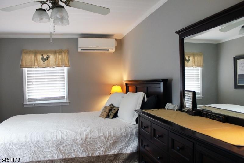 Guest bedroom
