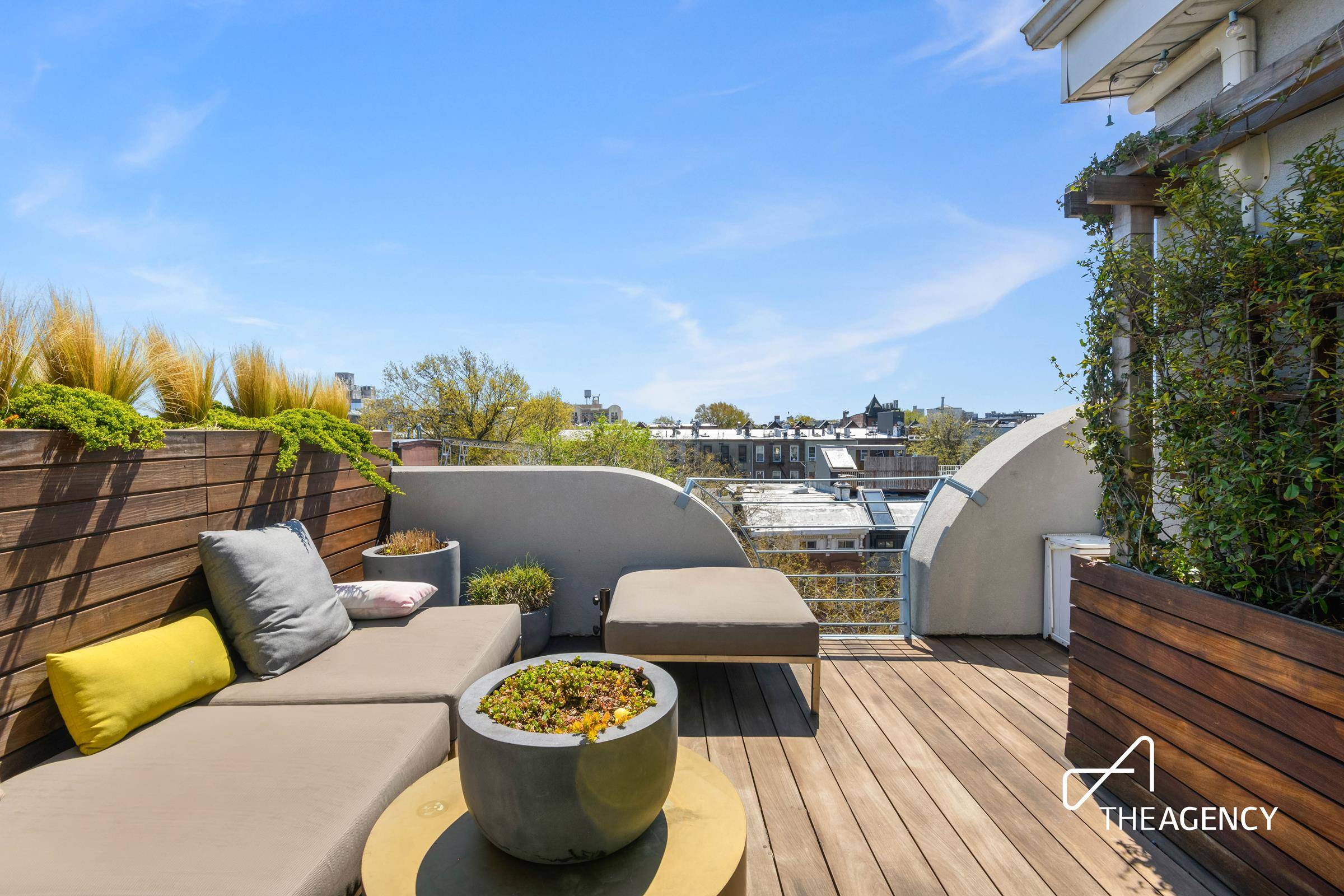 Worship the sun in this duplex penthouse paradise with skylights, southern light and 260 sq.